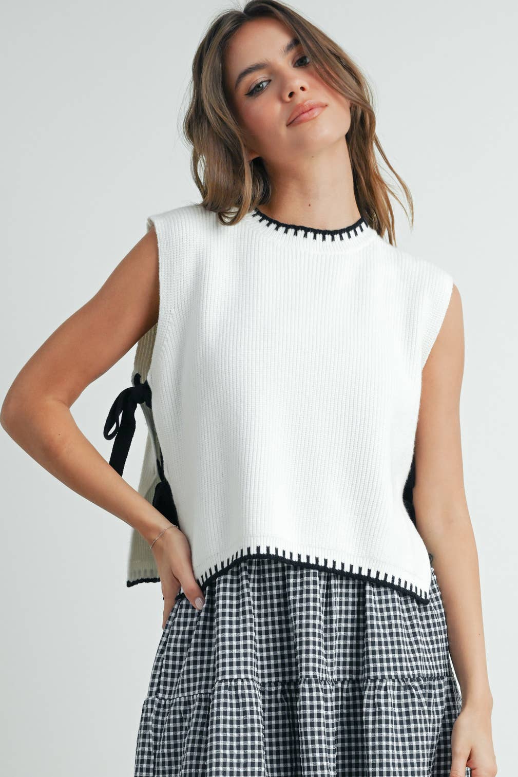 Bailey Sweater Vest- IVORY / BLACK