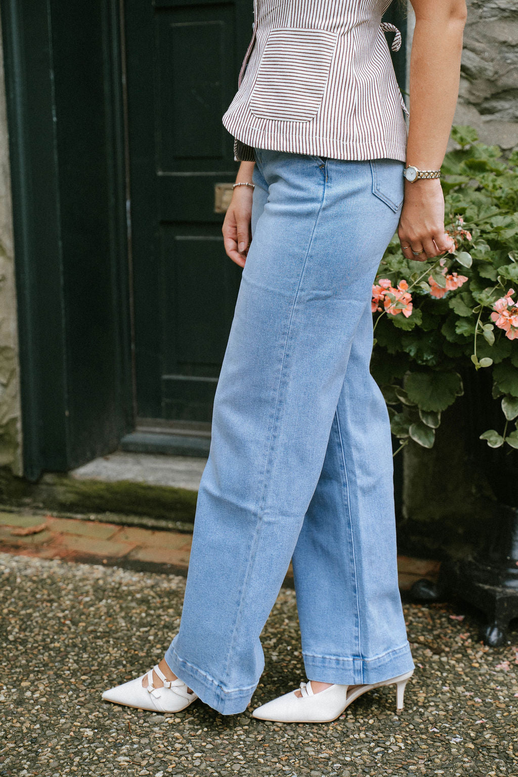 High-Waisted Wide-Leg Mica Jeans – Light Wash