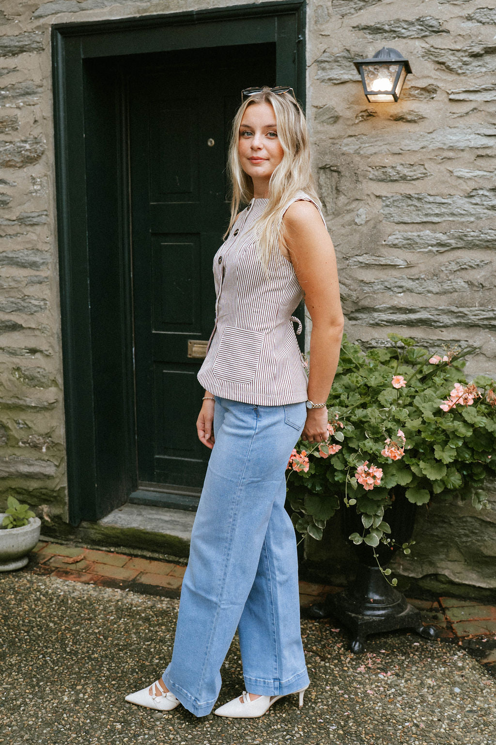 High-Waisted Wide-Leg Mica Jeans – Light Wash