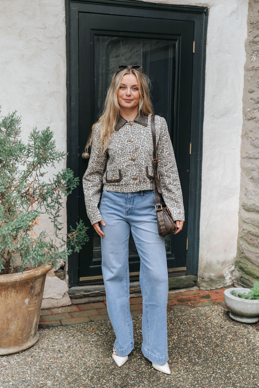 High-Waisted Wide-Leg Mica Jeans – Light Wash