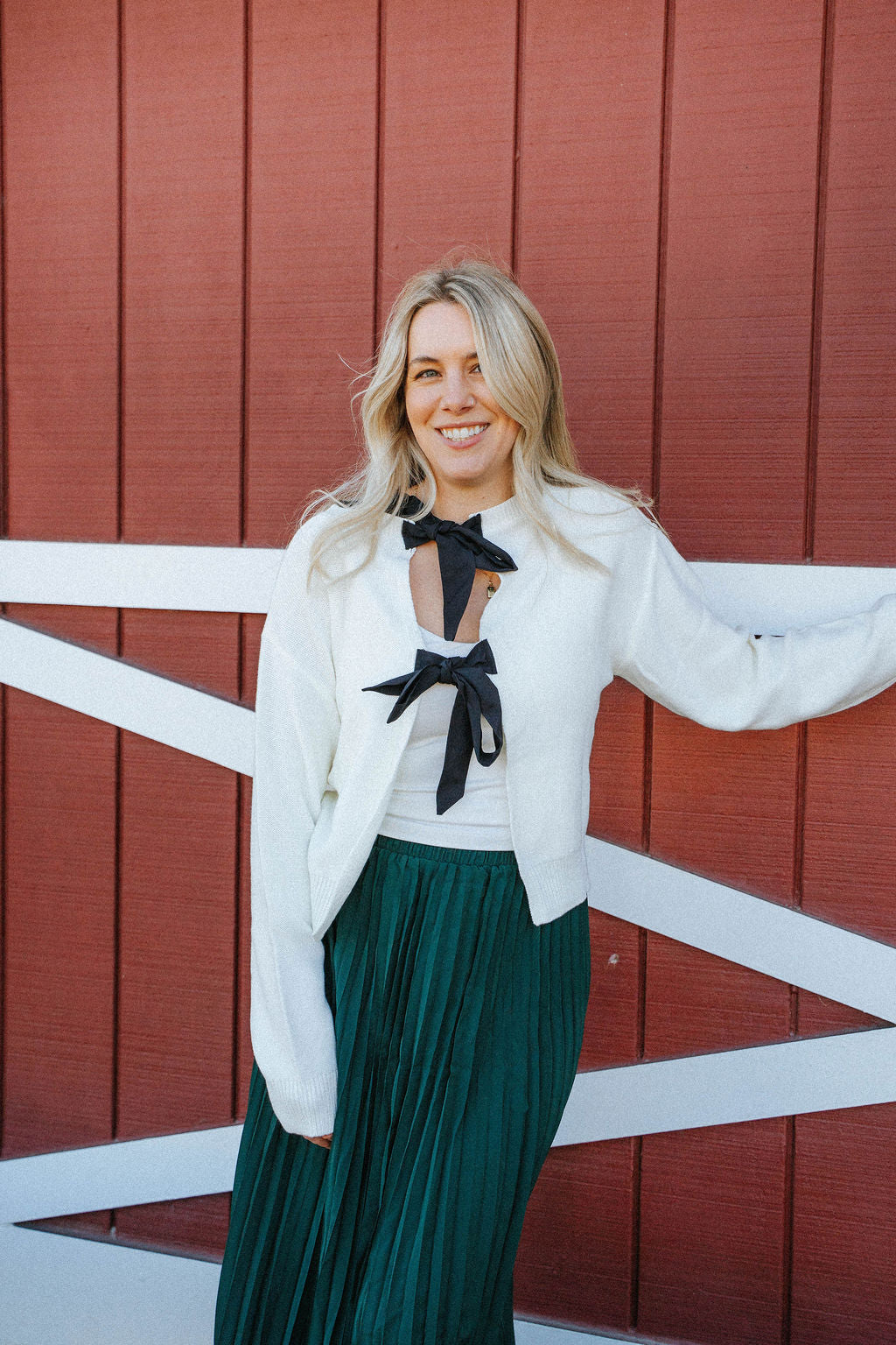 Everly Reversible Bow Sweater – Winter White