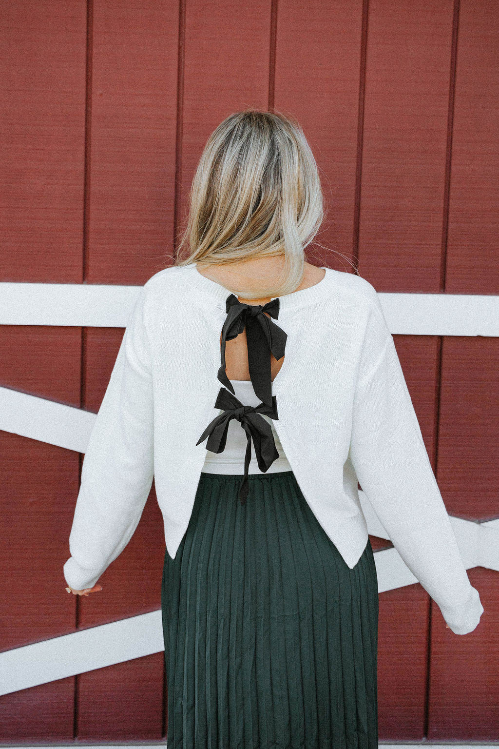 Everly Reversible Bow Sweater – Winter White