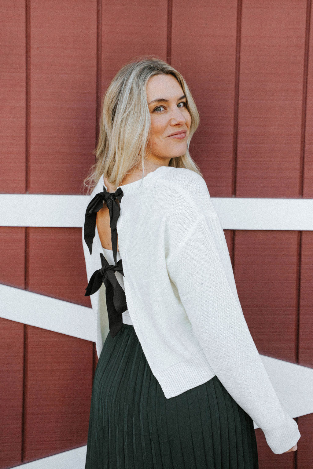 Everly Reversible Bow Sweater – Winter White