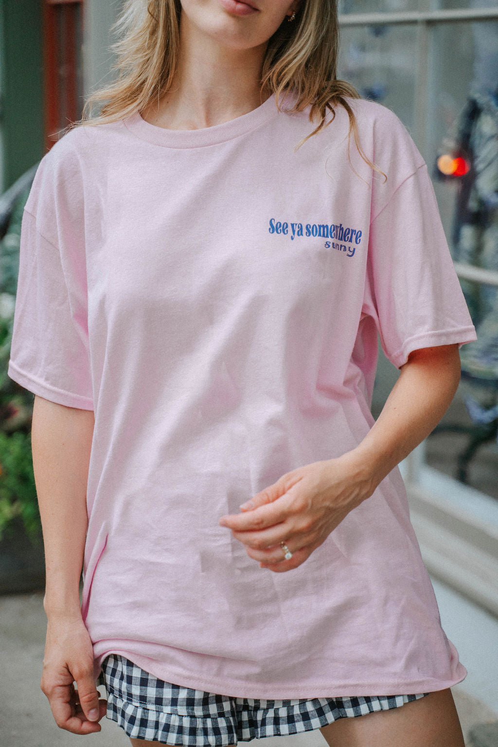 See Ya Somewhere Sunny Graphic Tee – Light Pink
