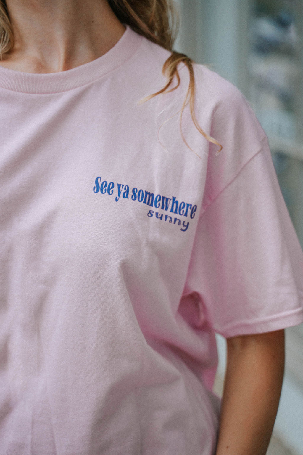 See Ya Somewhere Sunny Graphic Tee – Light Pink